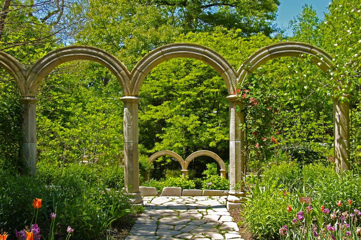 Каменные садовые арки
